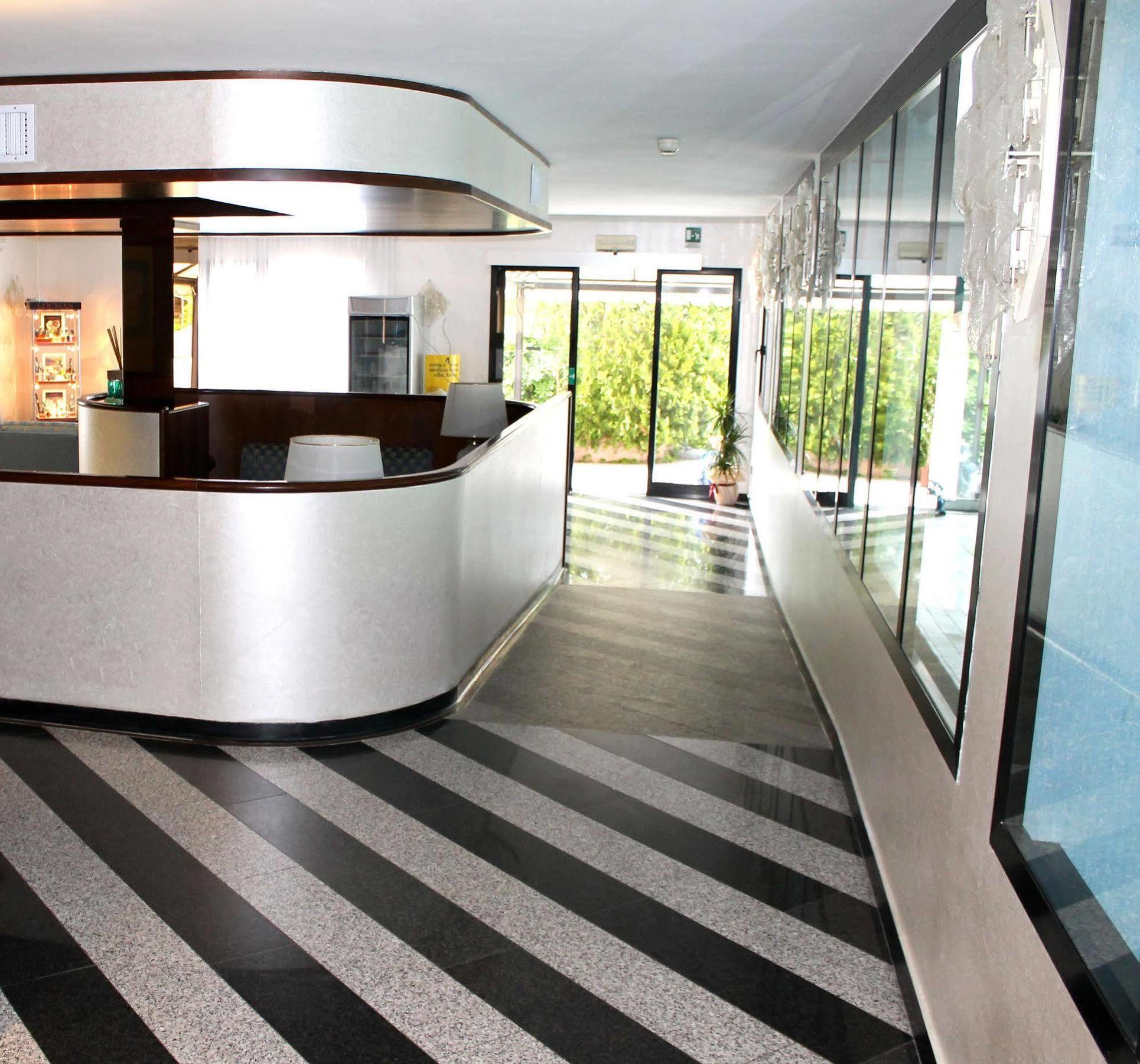 Swiss International Hotel Elba - Il Magnifico Марчиана-Марина Экстерьер фото